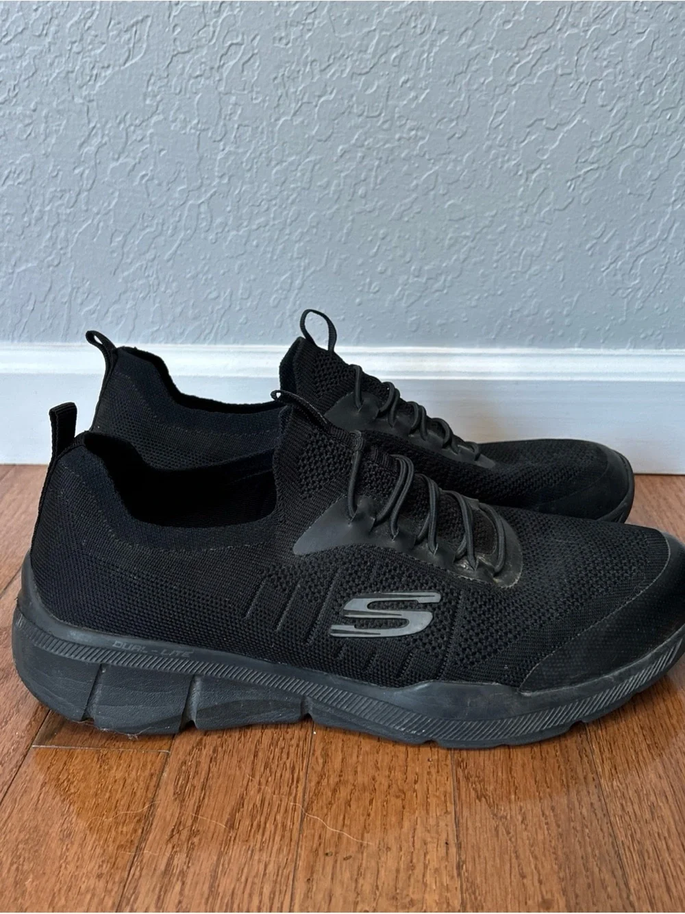 Skechers Stretch Fit Running Walking Shoes Slip On Sneakers Men’s Size 11 Black